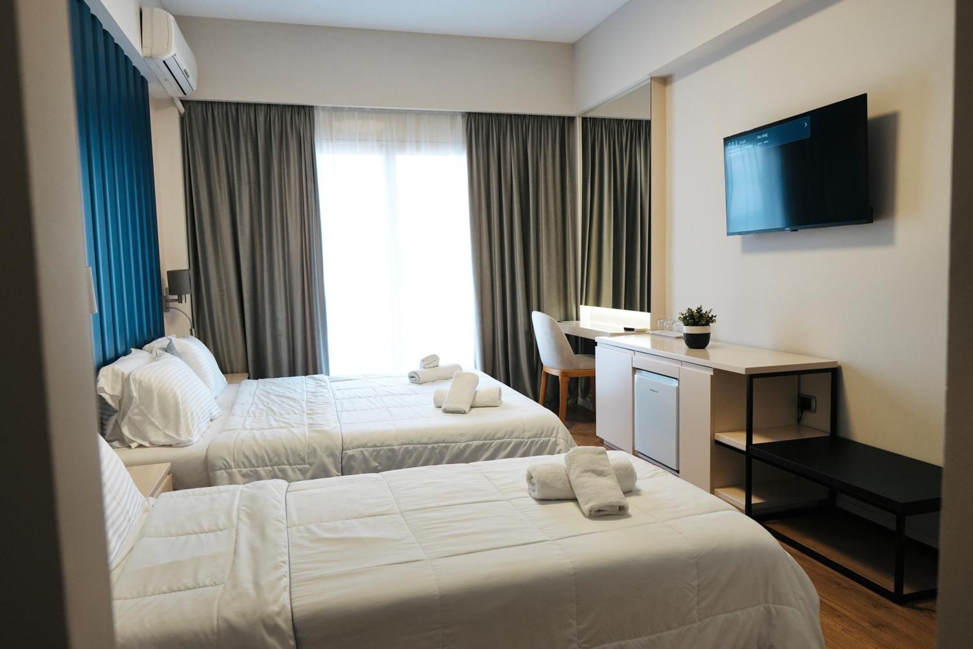 Hotel Blue Sky Sarandë Exterior foto