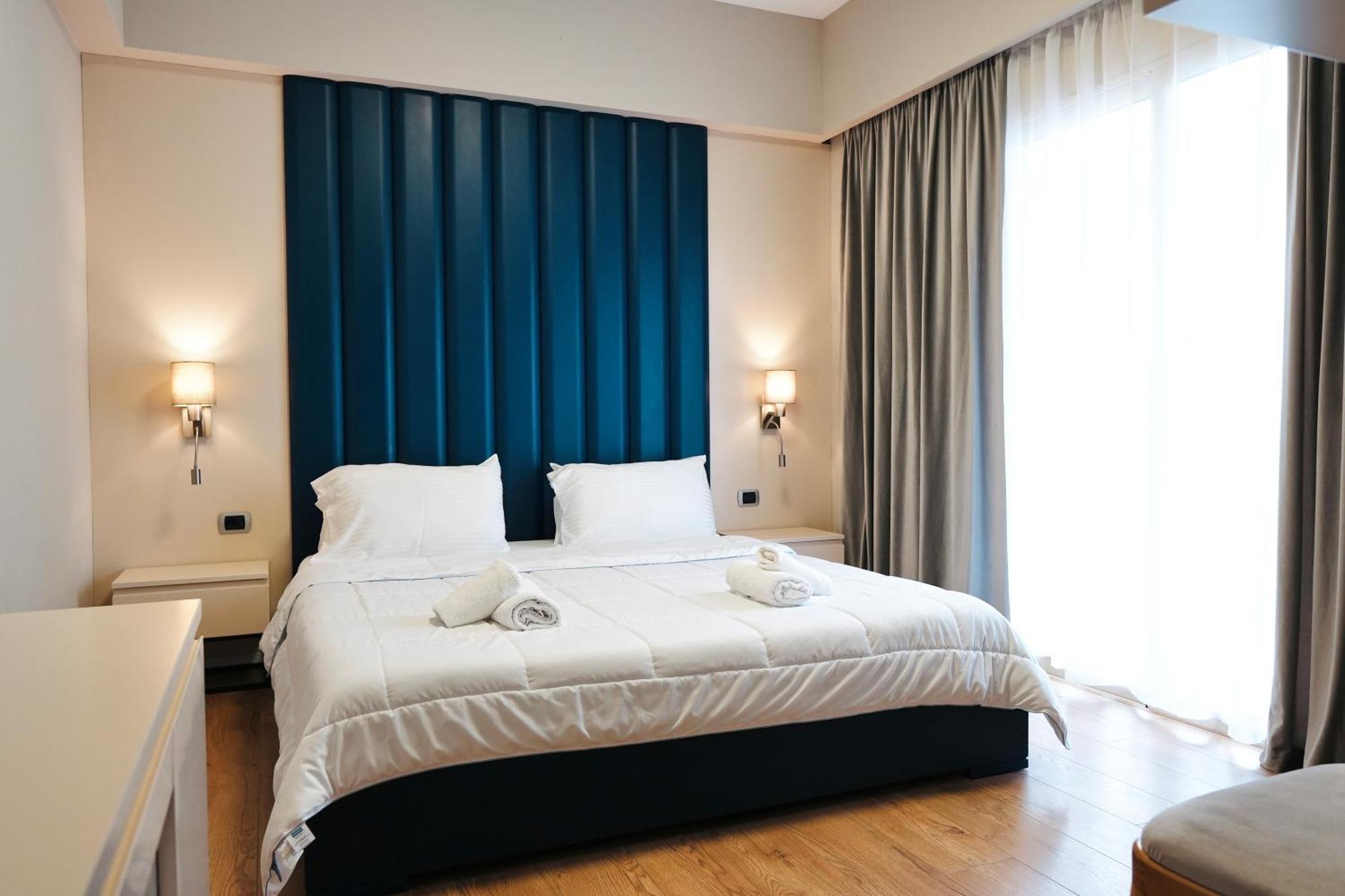 Hotel Blue Sky Sarandë Exterior foto