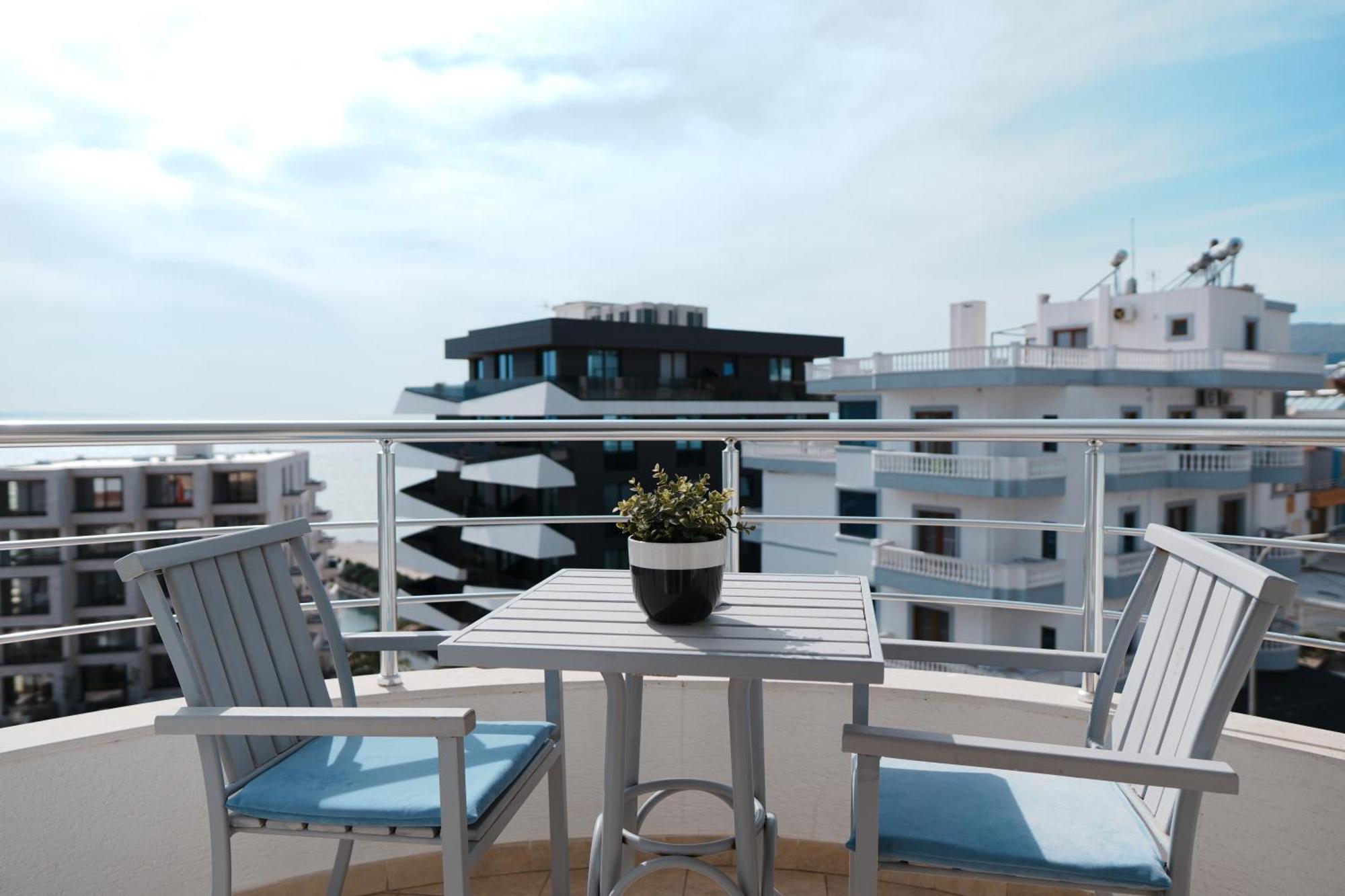 Hotel Blue Sky Sarandë Exterior foto