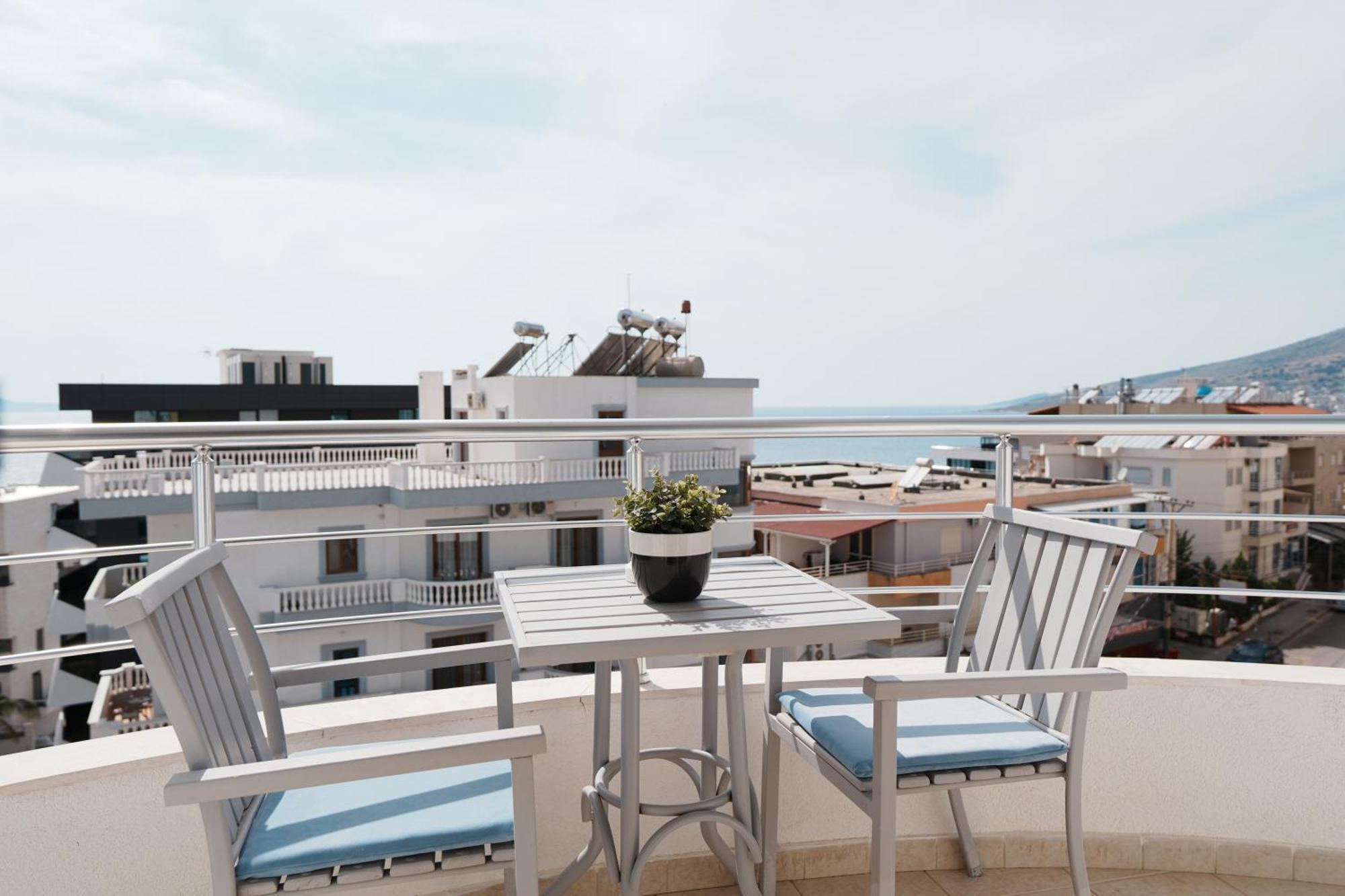Hotel Blue Sky Sarandë Exterior foto