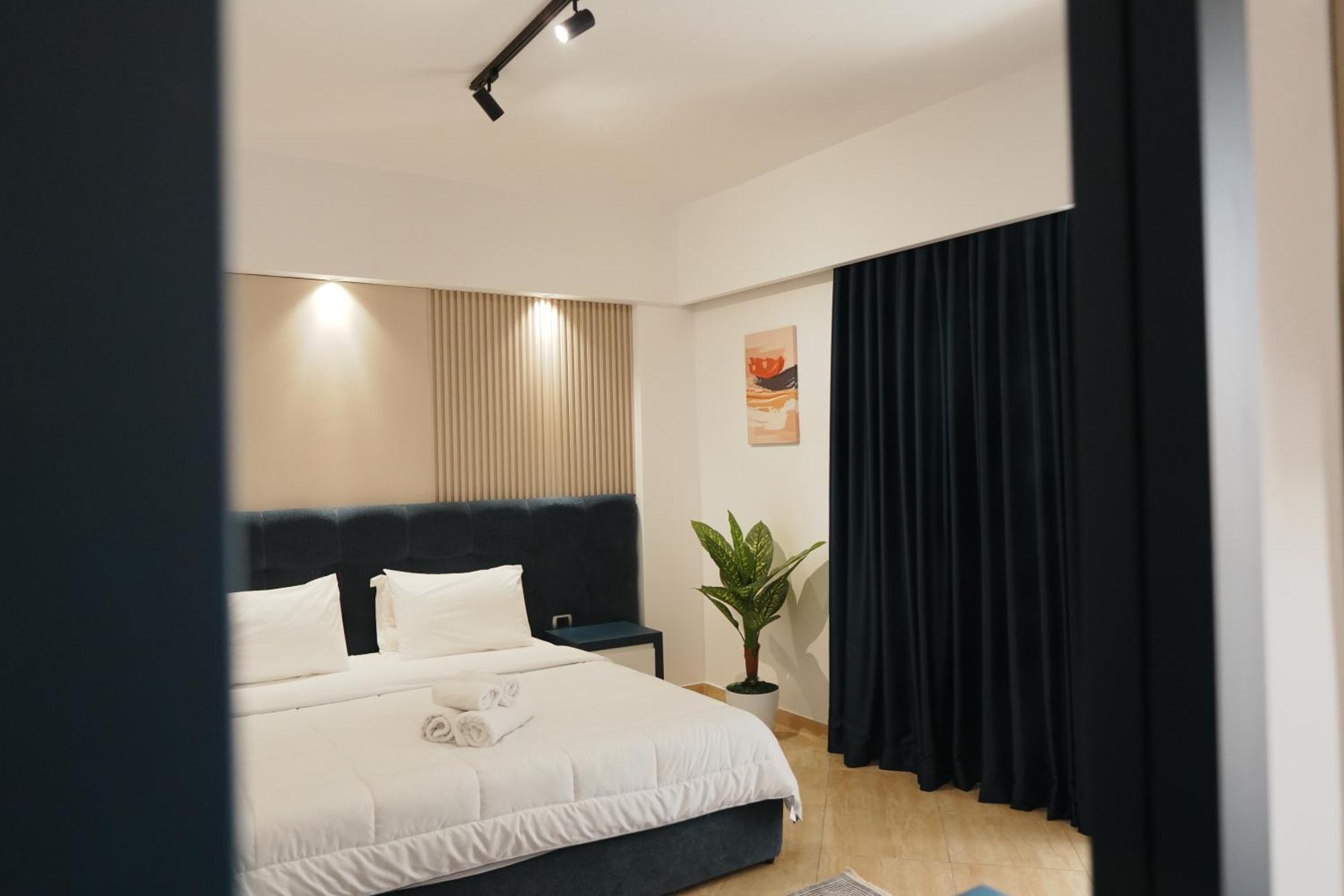 Hotel Blue Sky Sarandë Exterior foto