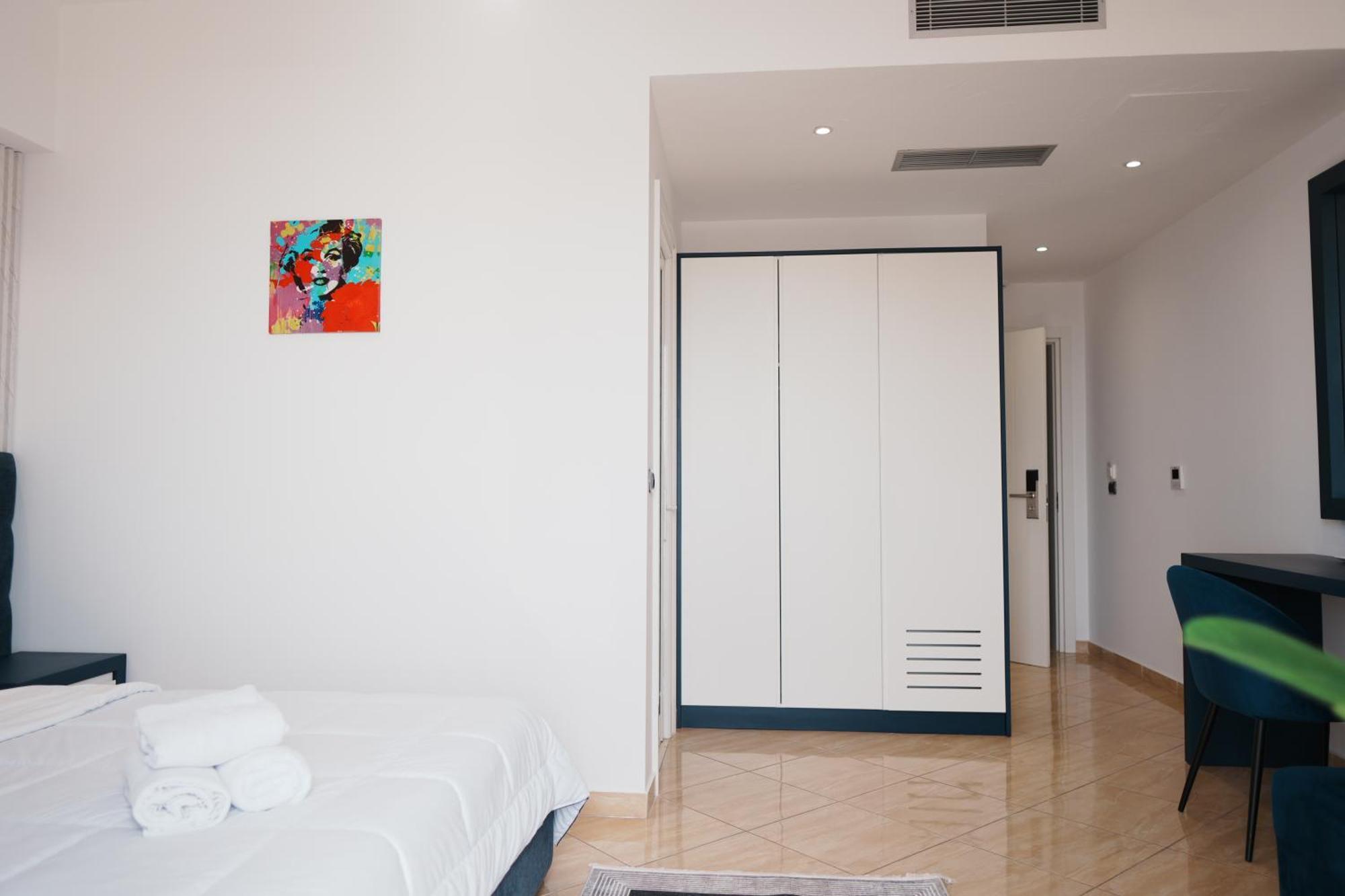 Hotel Blue Sky Sarandë Exterior foto
